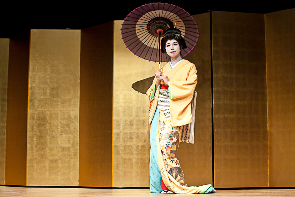 geisha kimono show